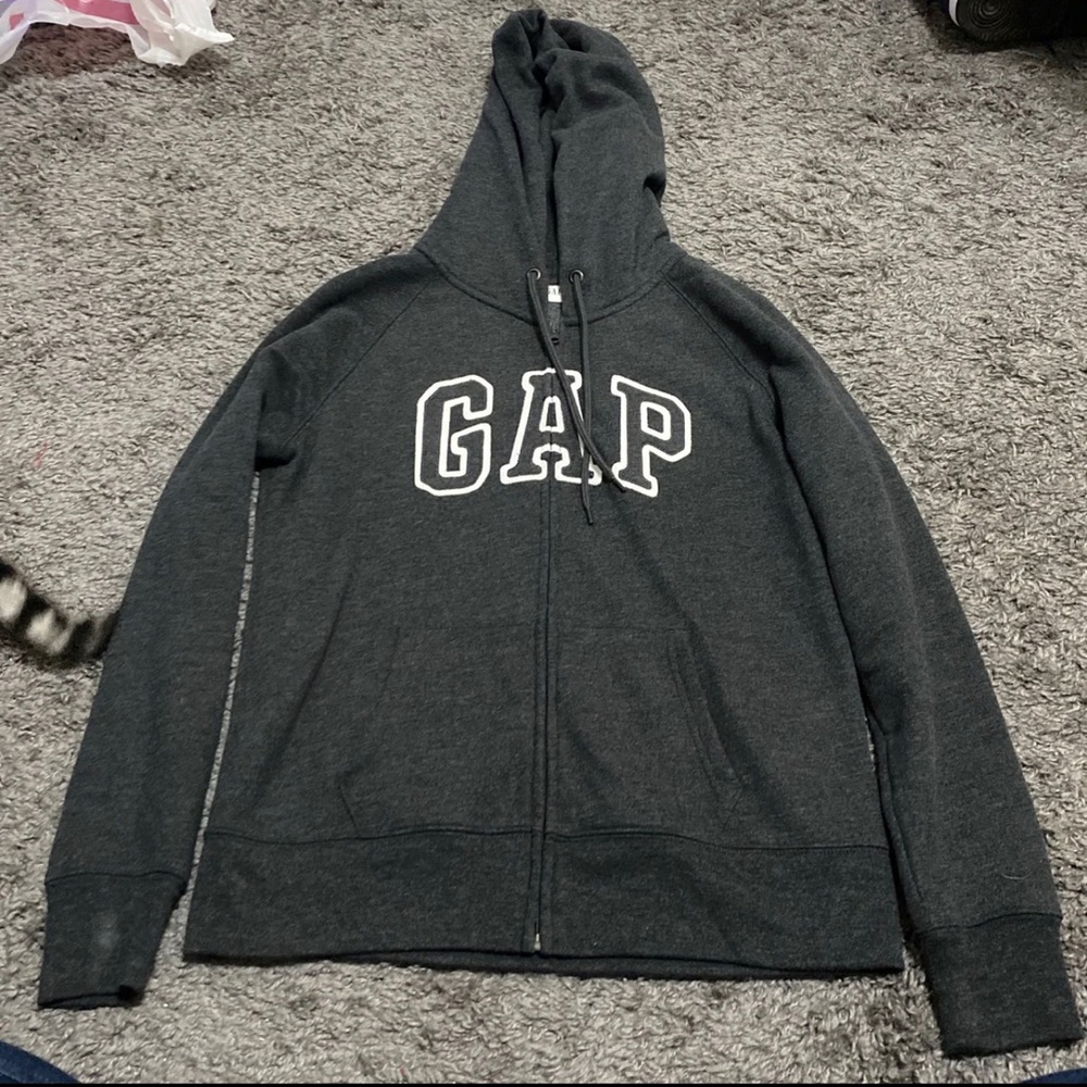 GapHoodie